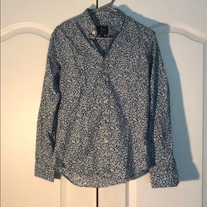 American Eagle Button Up shirt